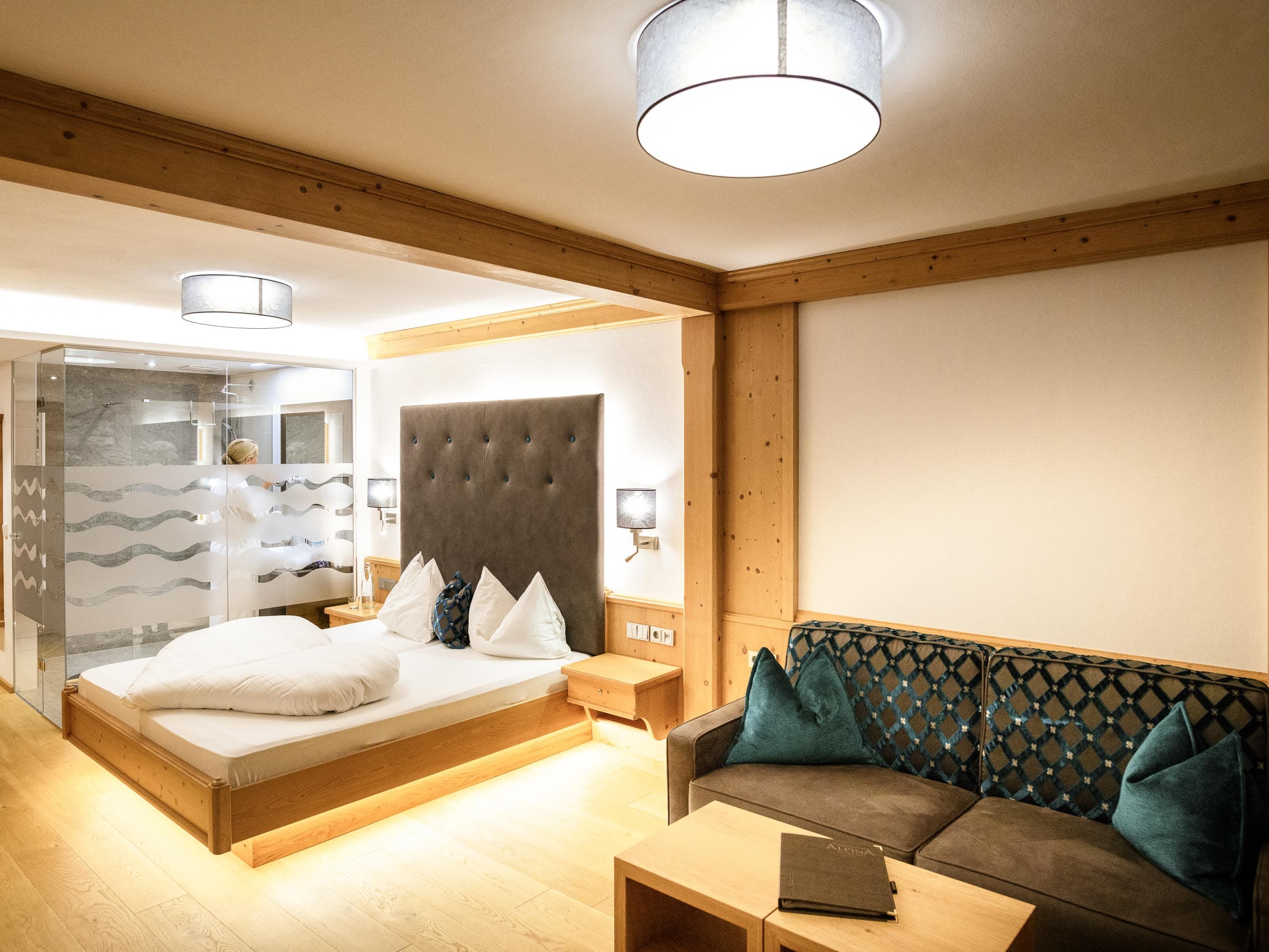 Urquellzimmer mit verglastem Bad - Bild 1