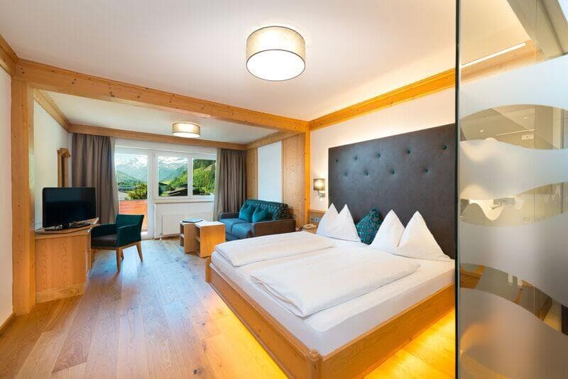Urquellzimmer mit verglastem Bad - Bild 2
